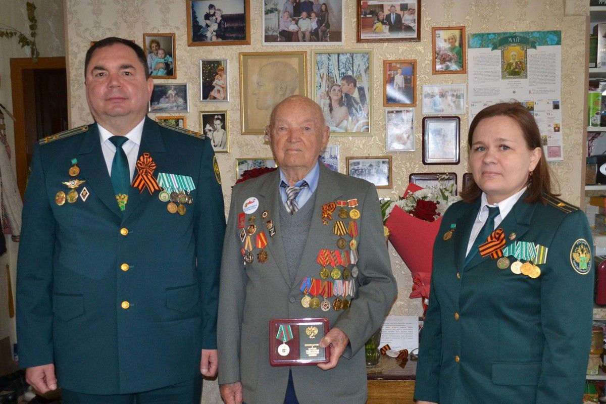 Тульского ветерана наградили медалью «За доблесть» Тульского ветерана наградили медалью «За доблесть»