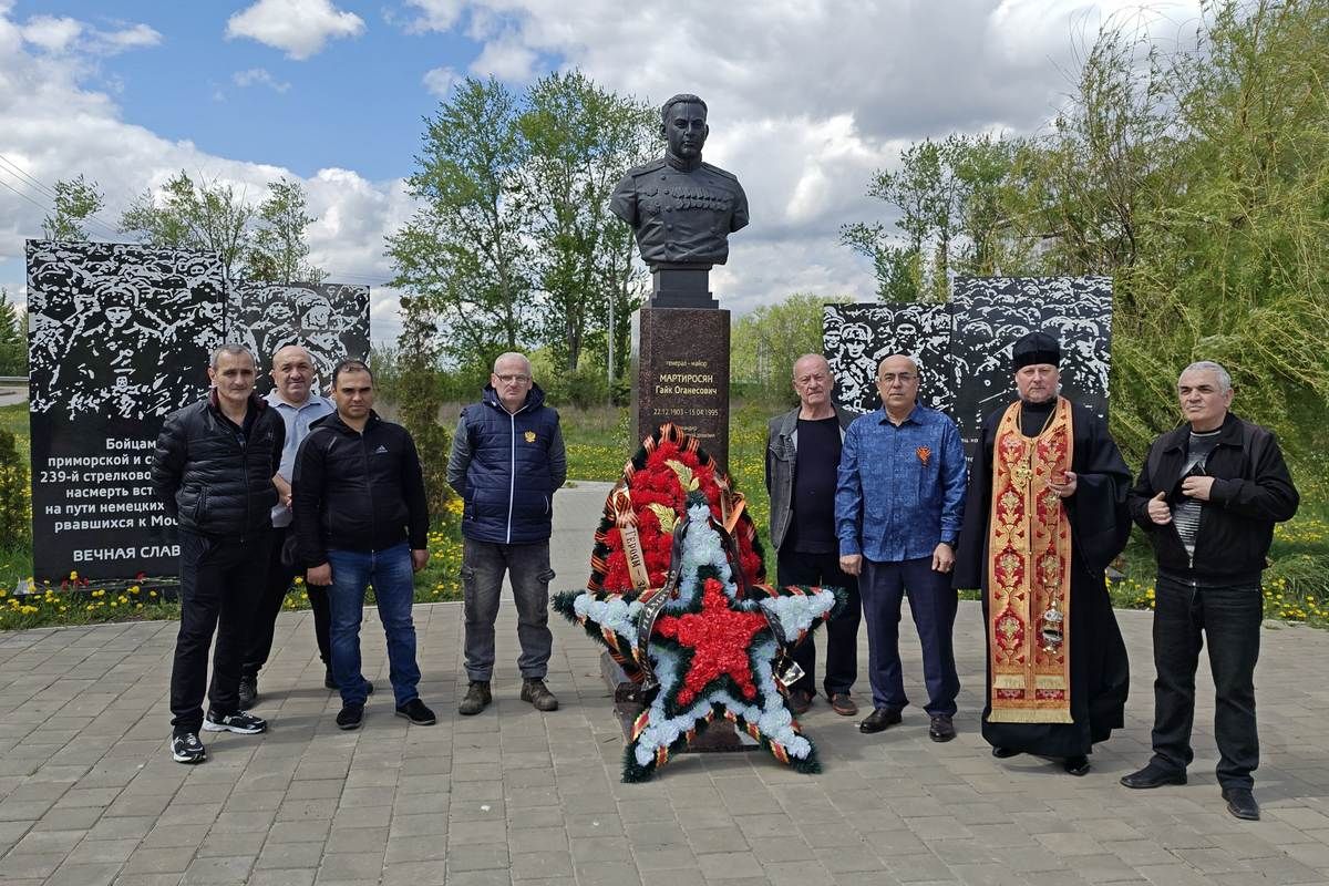 В Сквере Героев почтили память тех, кто оборонял Узловую во время Великой Отечественной войны