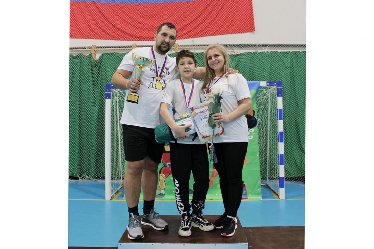 Спортивный праздник в Узловой собрал активные и дружные семьи Спортивный праздник в Узловой собрал активные и дружные семьи