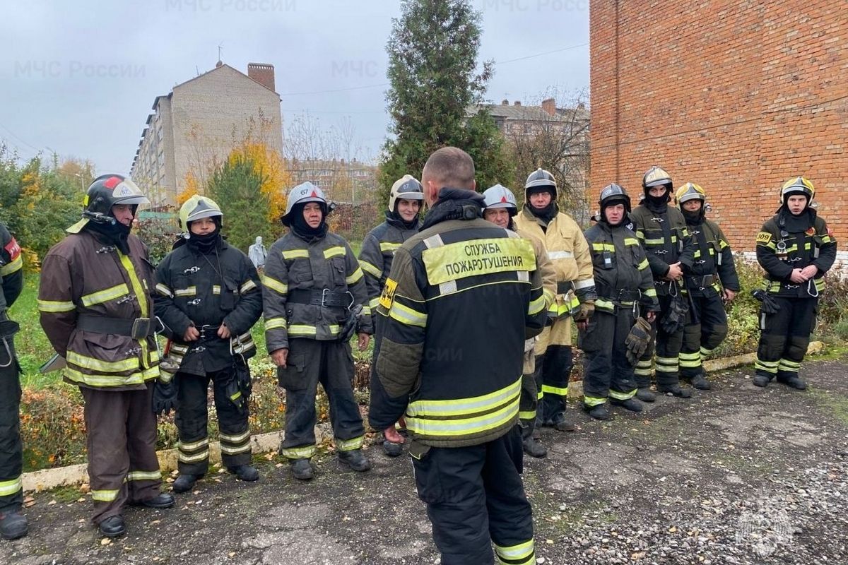 В школе Узловского района пожарные провели учения