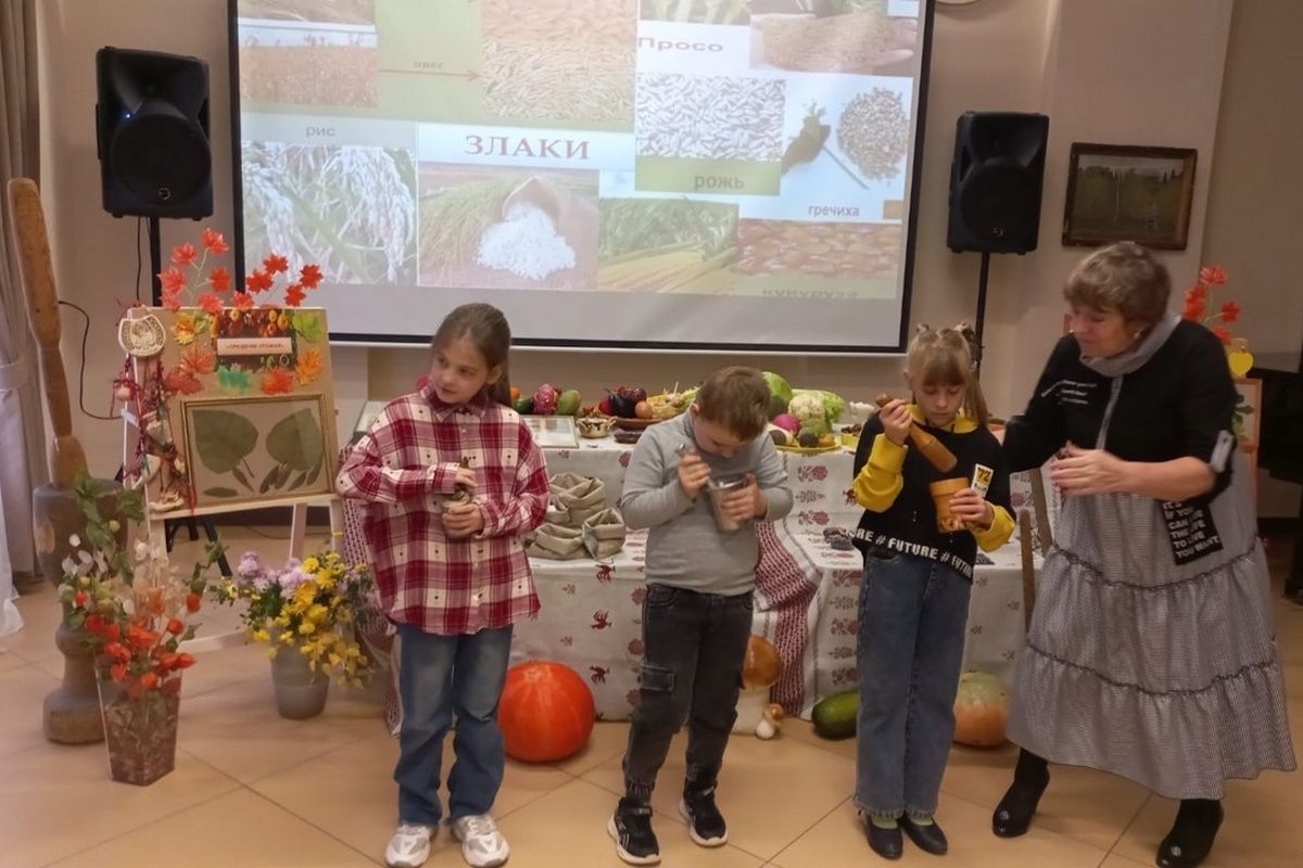Узловские школьники побывали на празднике урожая