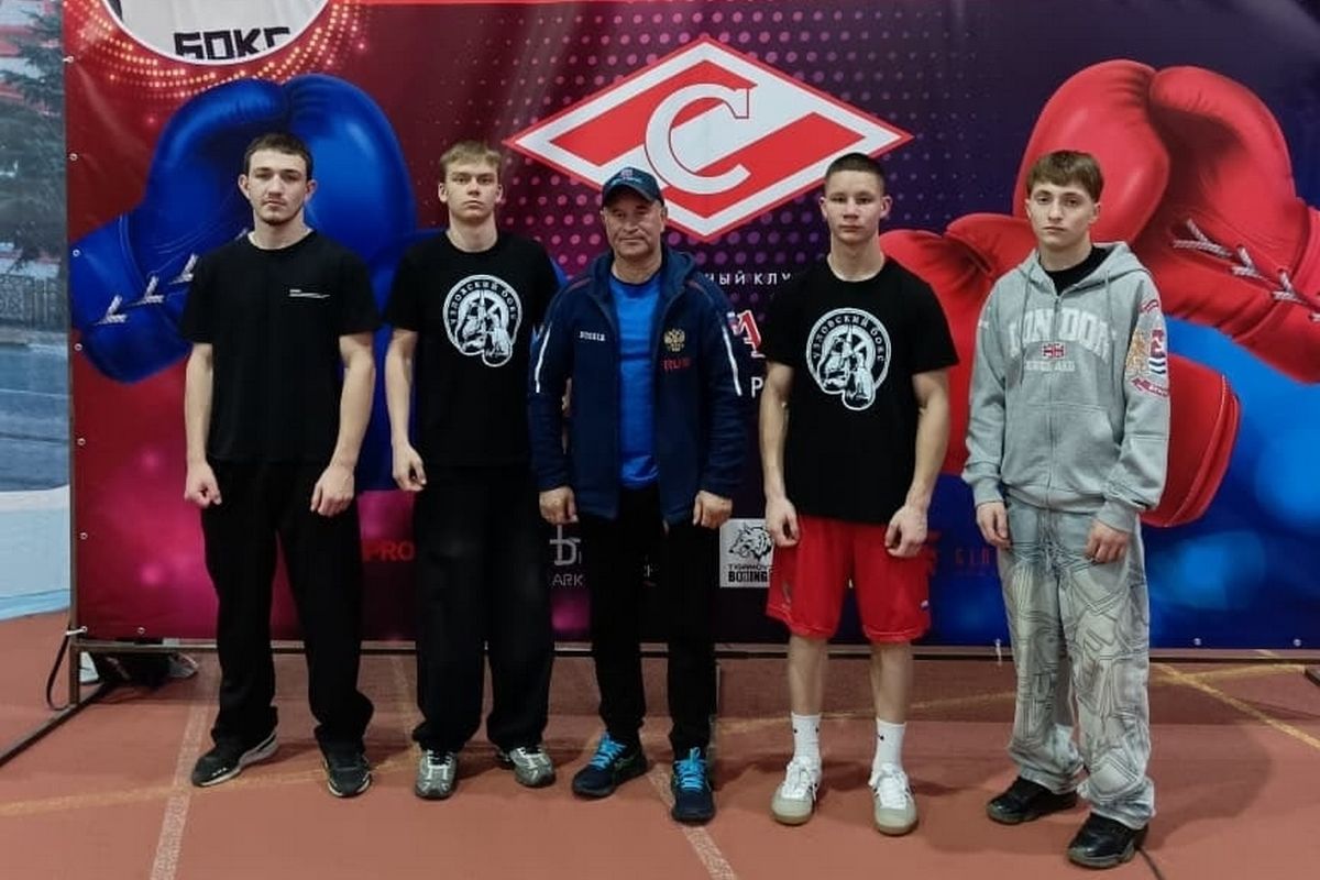 Боксёры ДЮСШ г. Узловая начали выступление в Орле