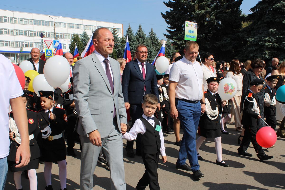 В Узловой прошел парад первоклассников