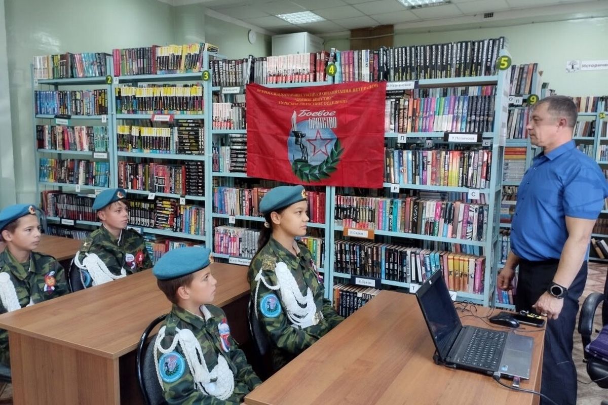 Владимир Дронов: Наши воины-контрактники выполняют в зоне СВО трудную, но необходимую работу