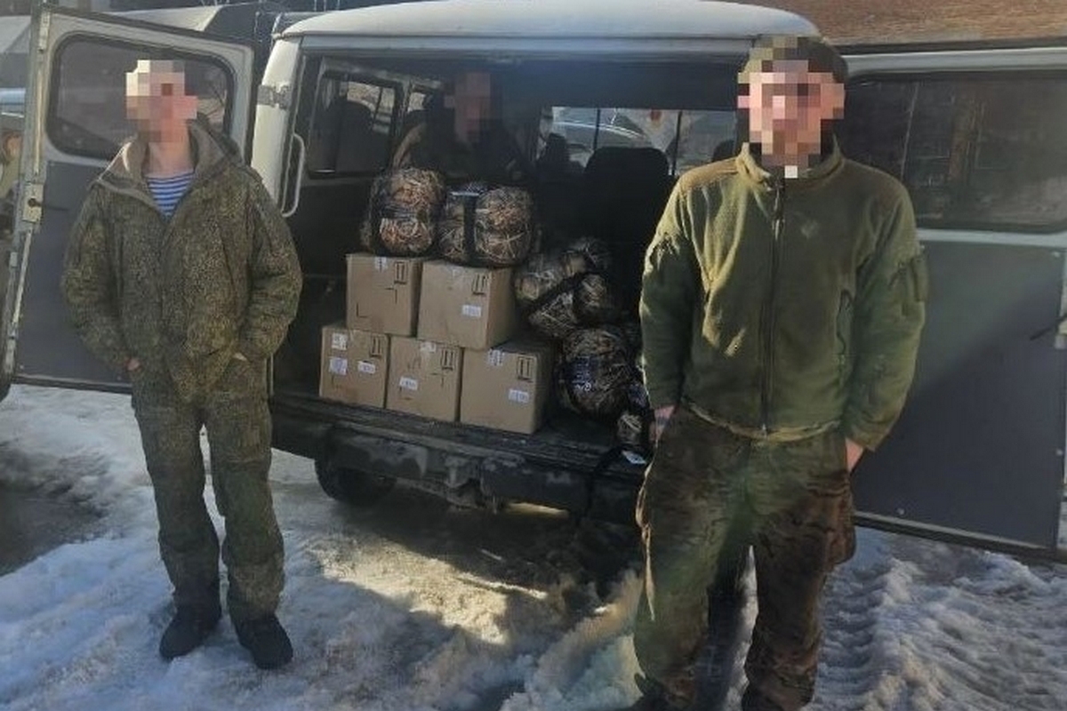 Депутат облдумы передал бойцам посылку с гумпомощью