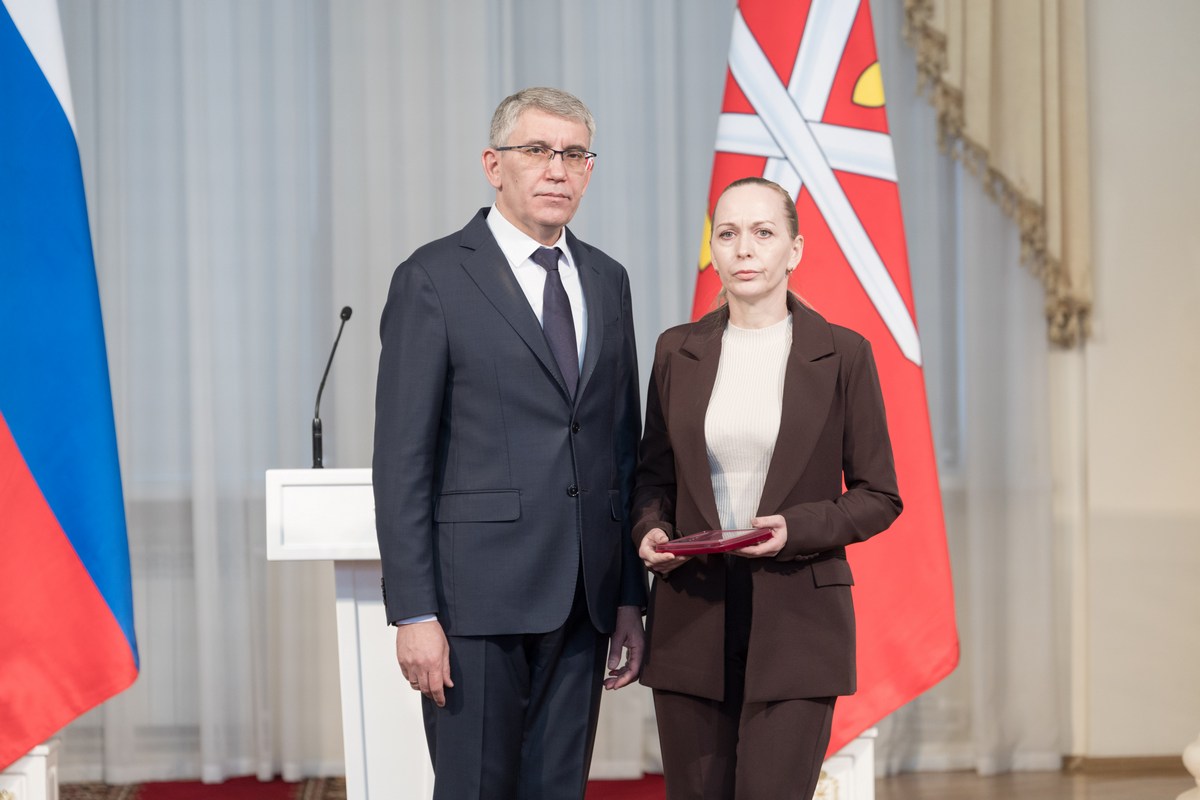 Дмитрий Миляев вручил государственные и региональные знаки отличия Дмитрий Миляев вручил государственные и региональные знаки отличия