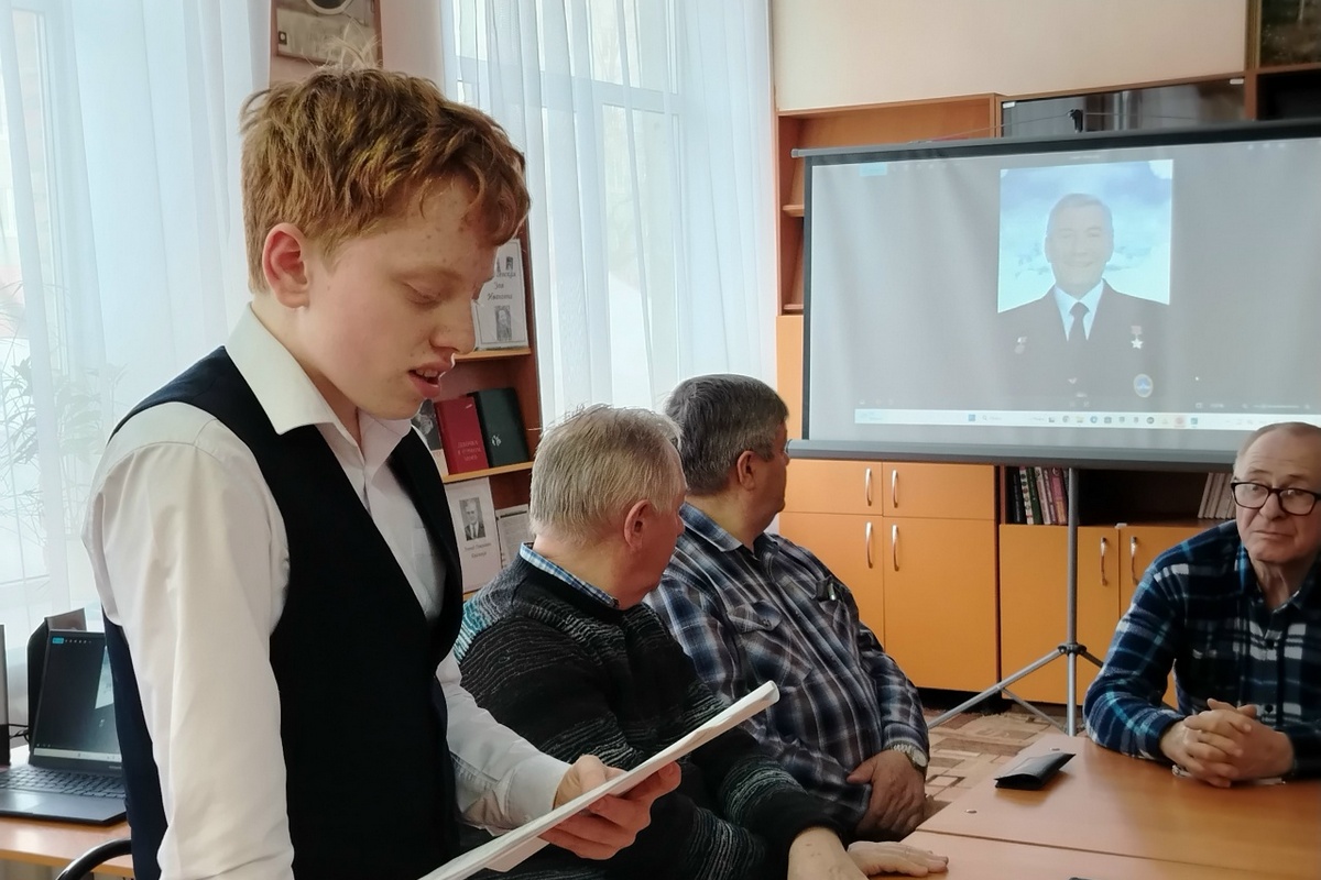 Как здорово, что все мы здесь сегодня собрались Как здорово, что все мы здесь сегодня собрались