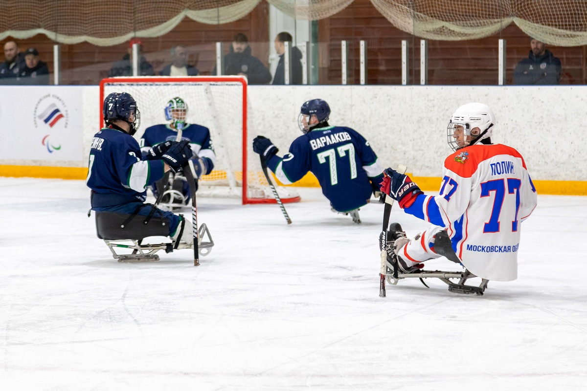 Стартовал финальный этап чемпионата России по следж-хоккею
