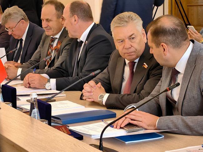Николай Воробьев: «Важно защищать здоровье детей и взрослых» Николай Воробьев: «Важно защищать здоровье детей и взрослых»