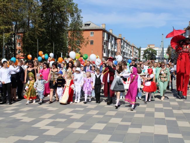 В Узловой прошёл традиционный парад первоклассников