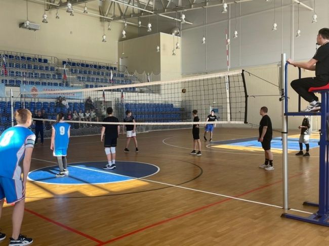 В Веневе проходят районные соревнования по волейболу