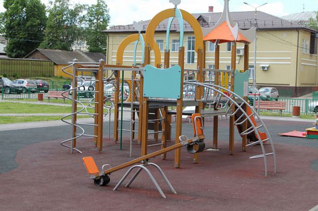 Новые детские площадки установят во всех районах области