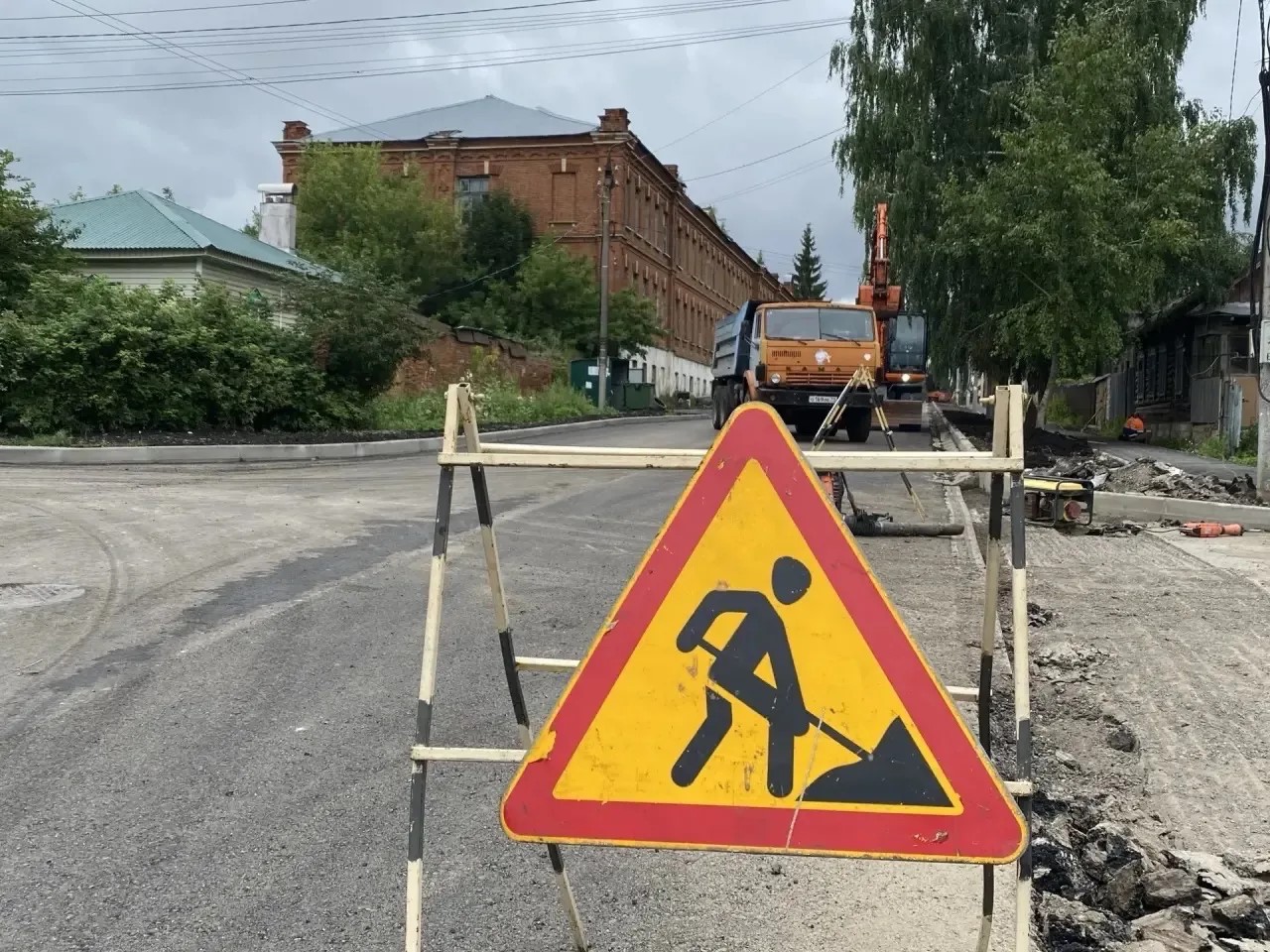 В Веневе продолжается ремонт дорог в рамках нацпроекта «Инфраструктура для жизни»