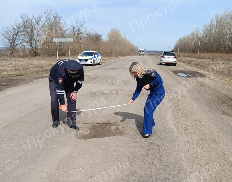 Прокуратура Каменского района провела проверку региональных дорог