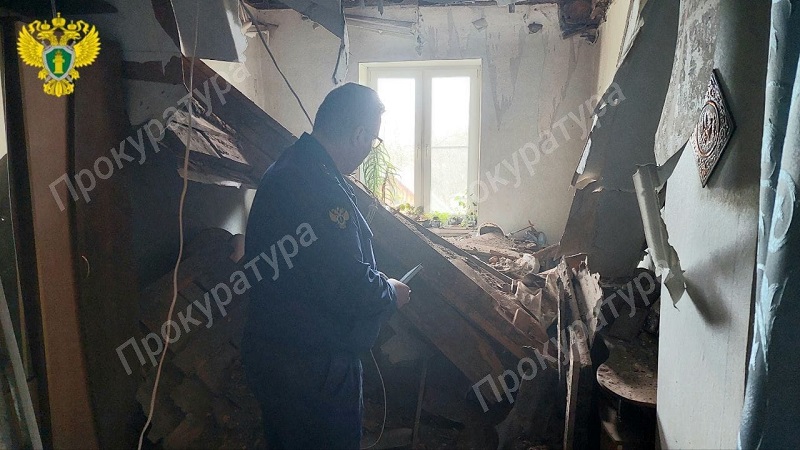 В Алексине обрушилось деревянное перекрытие многоквартирного дома