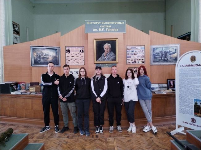 Лутовские школьники посетили выставочный центр института высокоточных систем имени В.П. Грязева