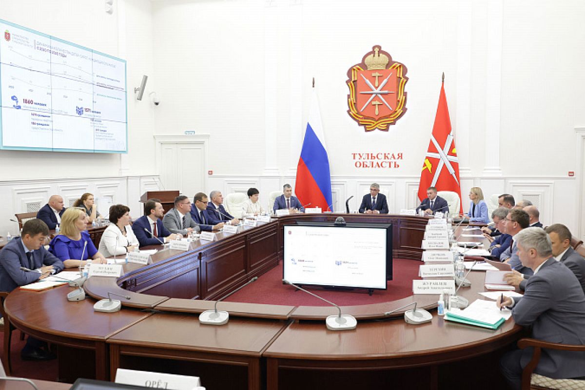 По поручению Дмитрия Миляева в этом году более 460 детей-сирот получат жилье