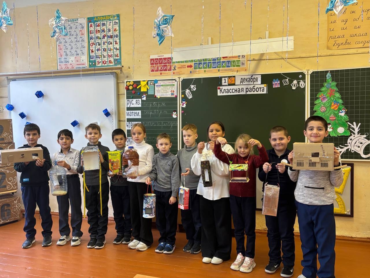 Как учащиеся школы заботятся о птицах в зимний период