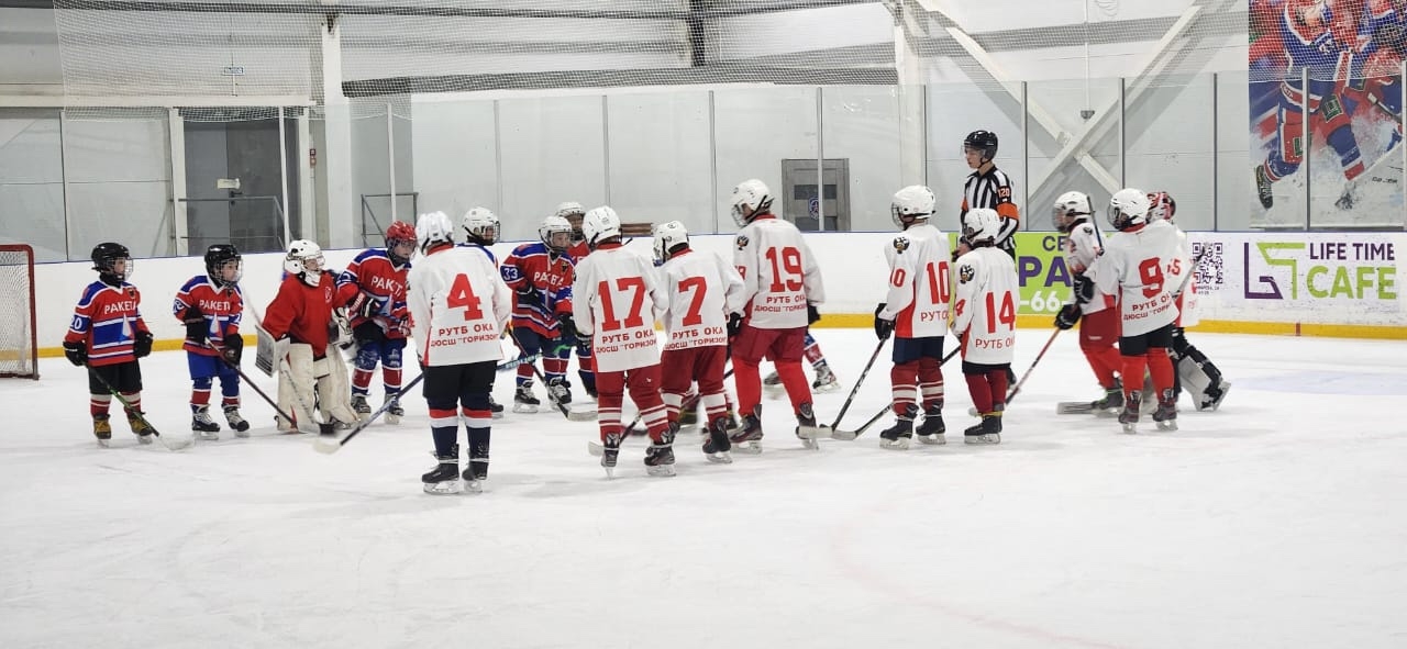 Групповой этап хоккейного турнира Золотая шайба стартовал