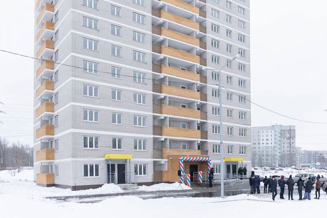 В Туле работникам управления МВД вручили ключи от квартир