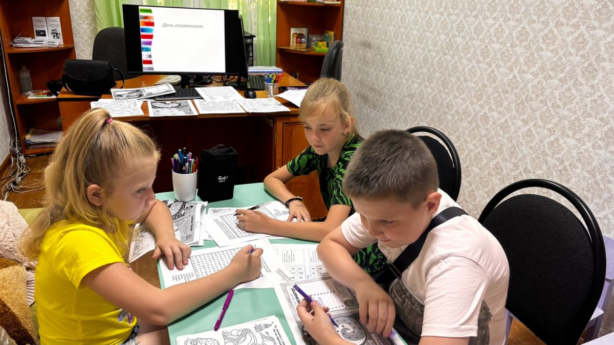 В отделении помощи семье и детям Воловского района прошел День головоломок