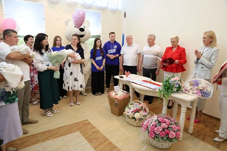 Семья с тройней в Тульской области получит более 12,3 млн рублей государственной поддержки Семья с тройней в Тульской области получит более 12,3 млн рублей государственной поддержки