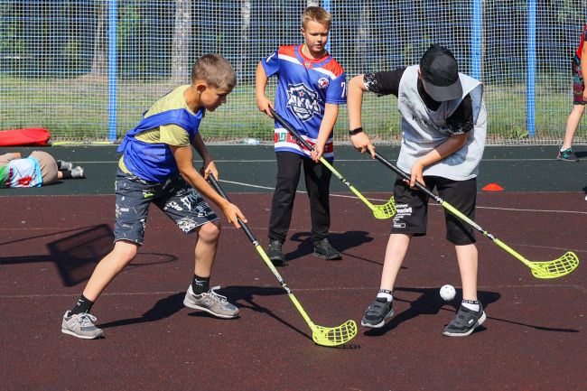 Финальные игры турнира по флорболу среди детских дворовых команд состоялись в Туле и Новомосковске