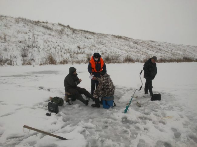 Воловчанам напомнили правила поведения на водоемах в осенне-зимний период