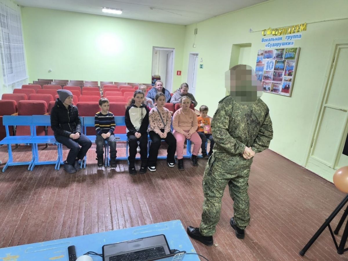 В Турдейском Доме культуры прошла встреча с участником специальной военной операции
