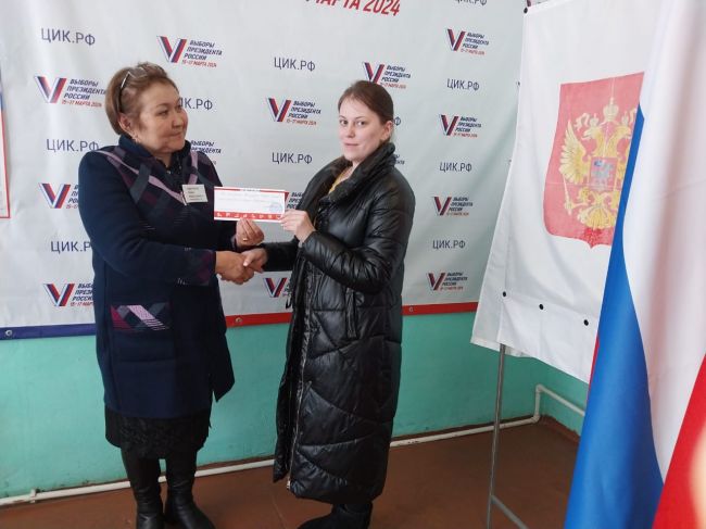 Екатерина Сафронова впервые проголосовала на выборах Президента РФ