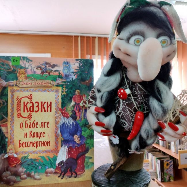 Воловчан приглашают на выставку творческих работ Буквы и куклы
