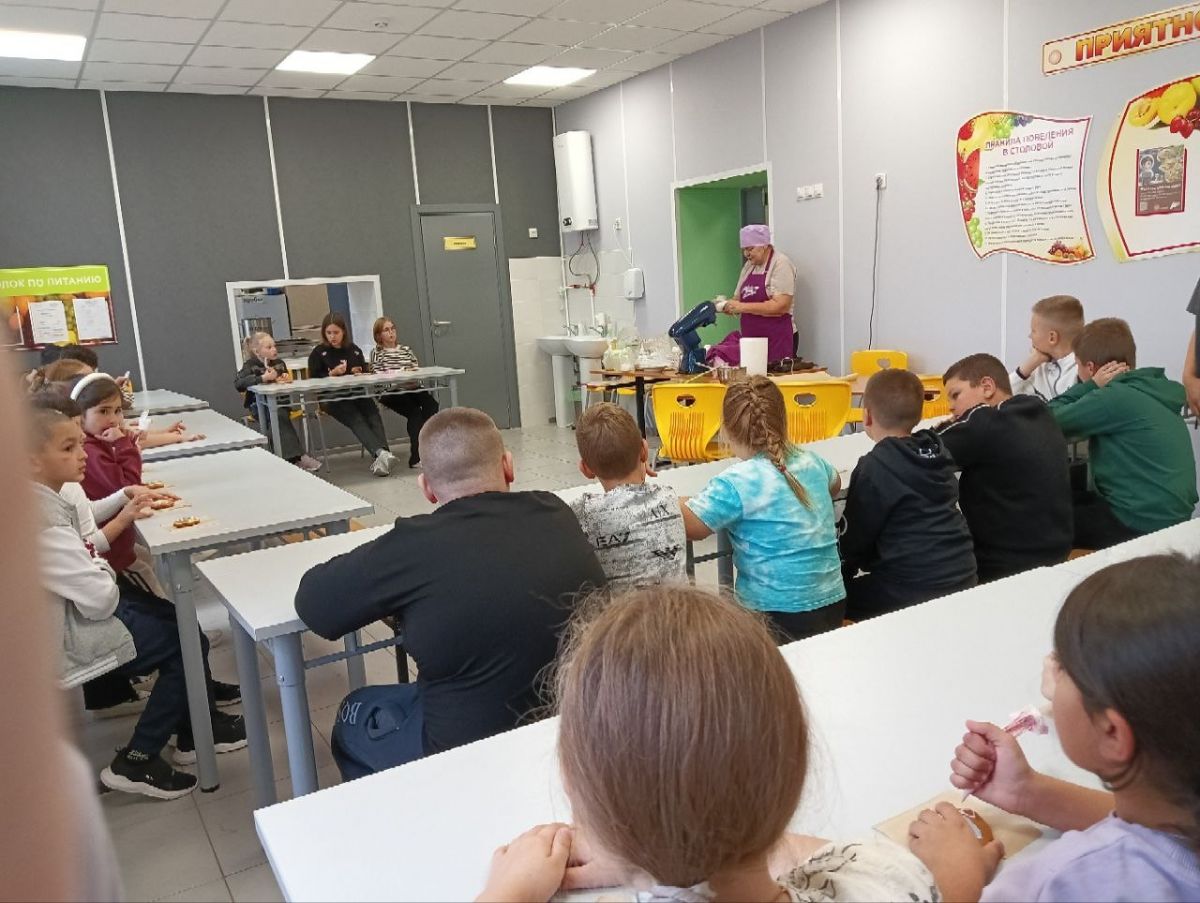 Мастер-класс по зефирным сладостям и украшению пряников Мастер-класс по зефирным сладостям и украшению пряников