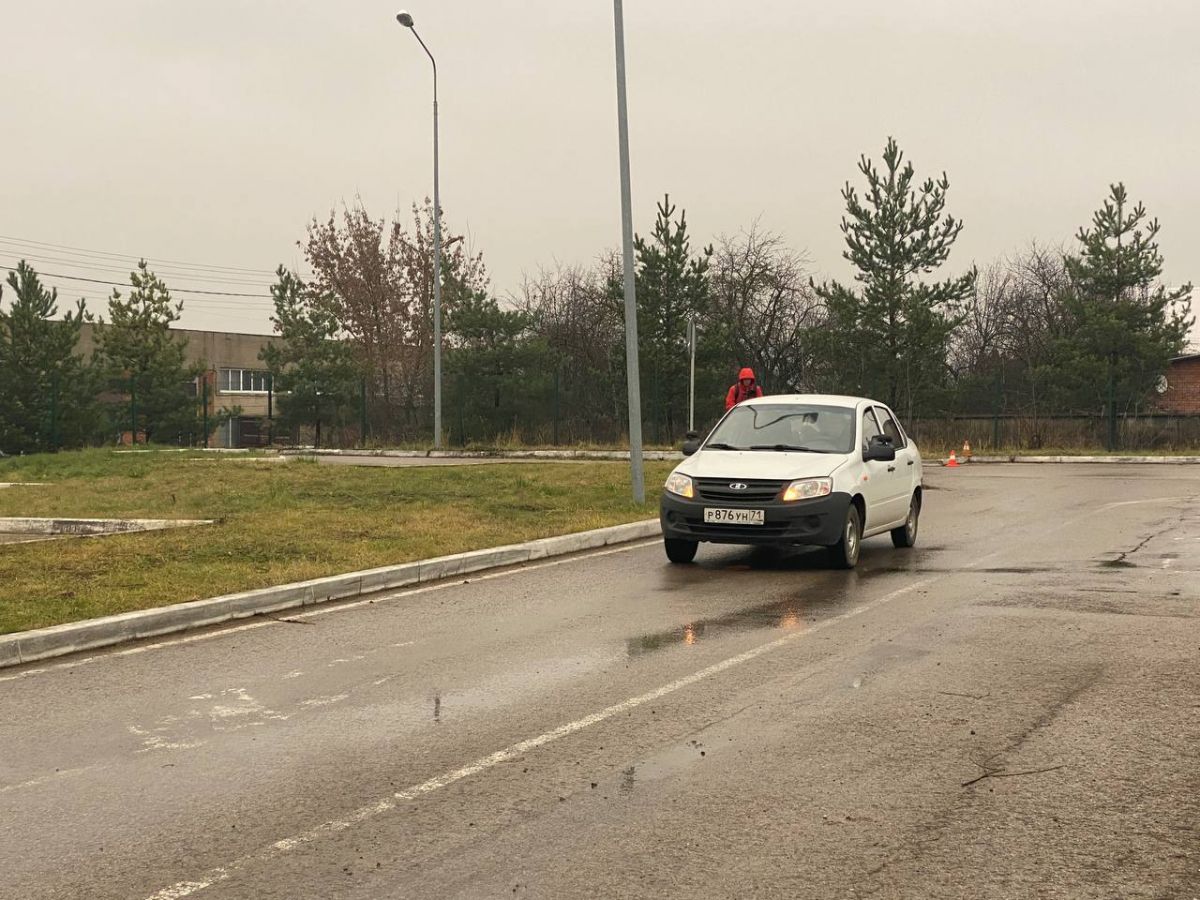 Ветераны СВО проходят курс по вождению автомобилем с ручным управлением Ветераны СВО проходят курс по вождению автомобилем с ручным управлением