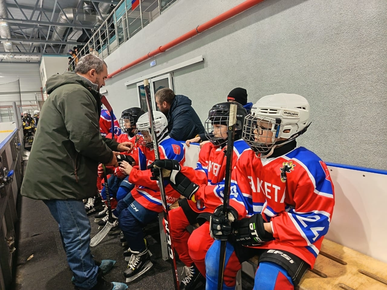 Юные хоккеисты Ракеты сыграли со Дружиной Стрибога