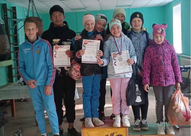 Воловчане приняли участие в областном легкоатлетическом кроссе Золотая осень