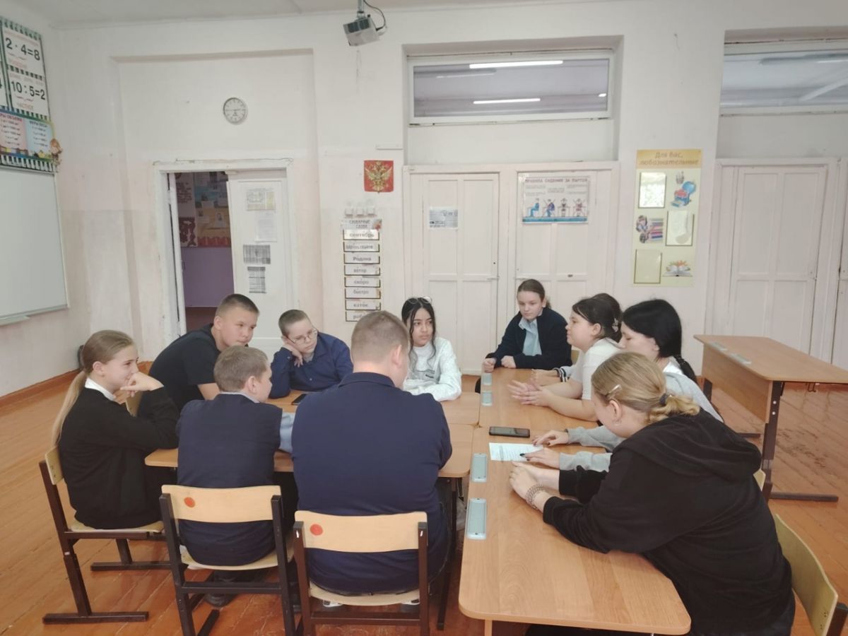 В Борятинской школе обсудили инициативы Совета Первых В Борятинской школе обсудили инициативы Совета Первых