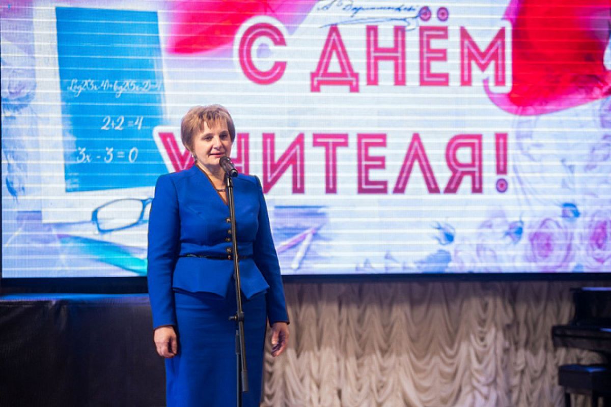 В Туле наградили преподавателей образовательных учреждений в сфере культуры В Туле наградили преподавателей образовательных учреждений в сфере культуры