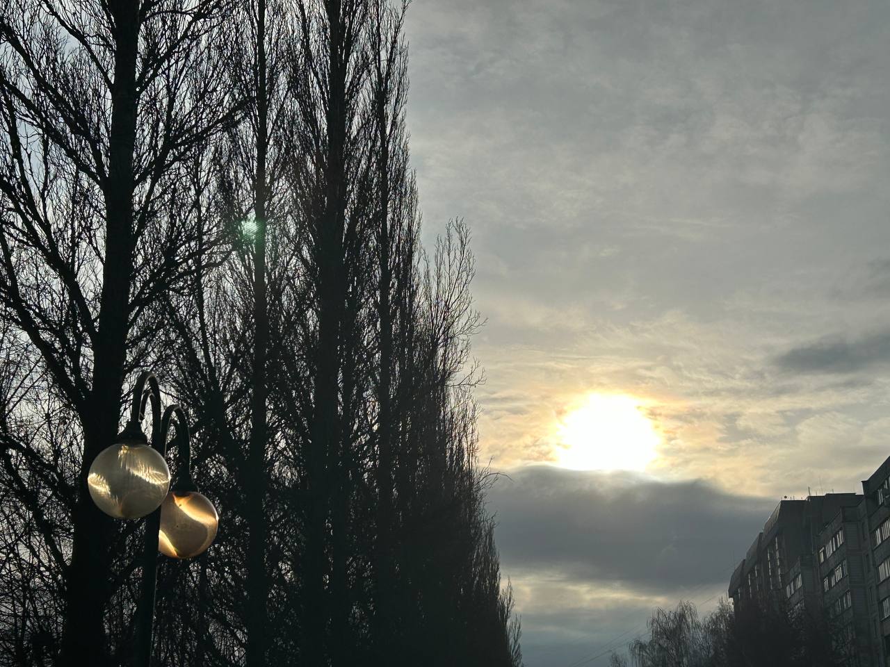 И осень, не спеша, уходит на покой… И осень, не спеша, уходит на покой…