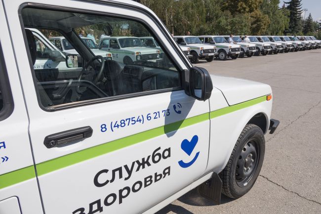 Автопарк Ясногорской районной больницы пополнился семью автомобилями