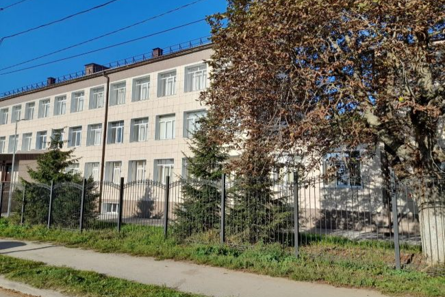 ЦО № 2 города Ясногорска: в настоящее время этажи этого здания закрыты