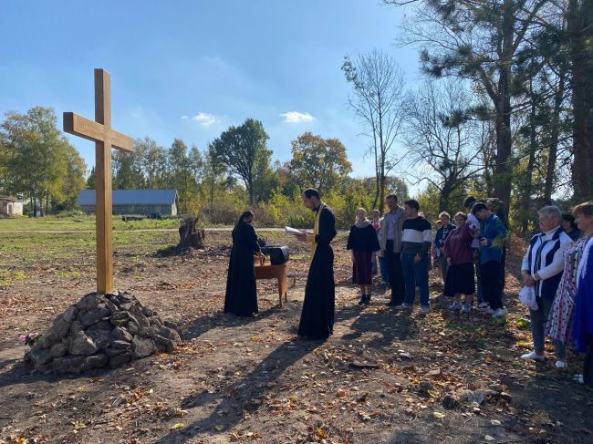 В Тульской области в древней усадьбе установили Поклонный Крест