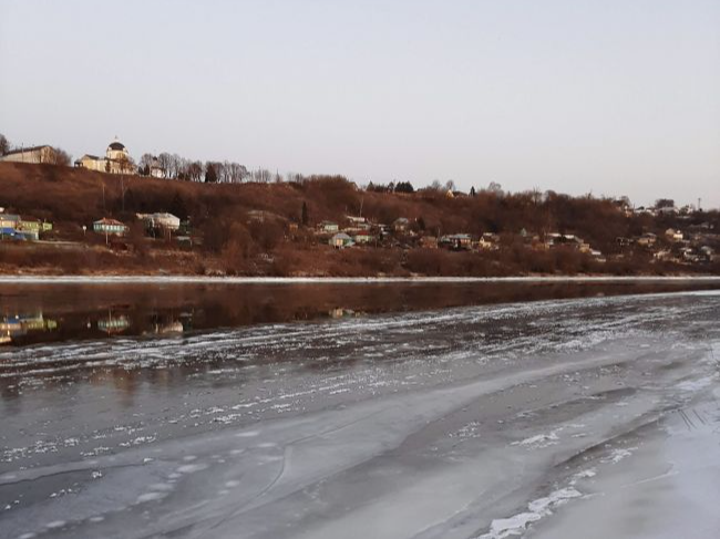 Тонкий лед становится причиной гибели людей Тонкий лед становится причиной гибели людей
