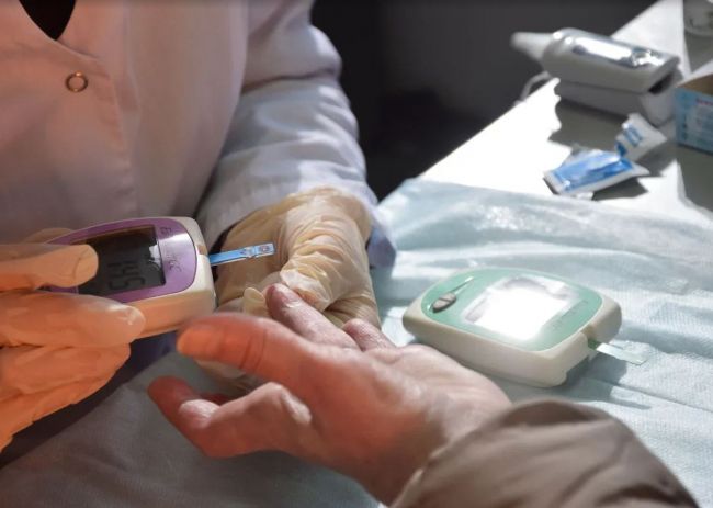Как получить систему непрерывного мониторинга сахара в крови ребенку с диабетом?