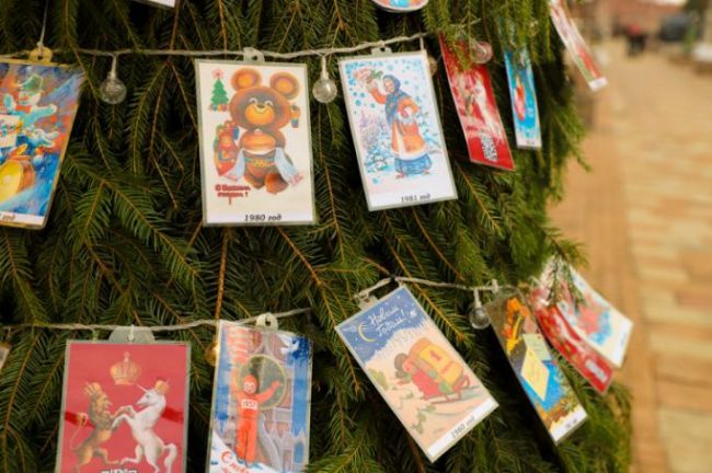 В Туле открылся фестиваль креативных елок