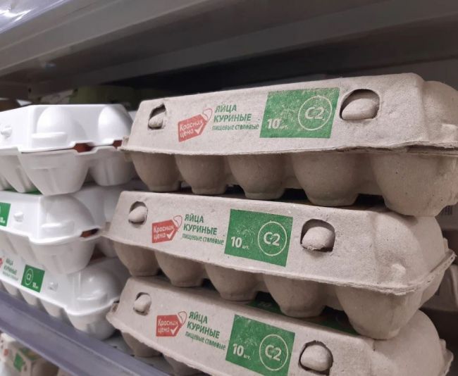 Минсельхоз: производители снизили цены на куриные яйца за последние две недели