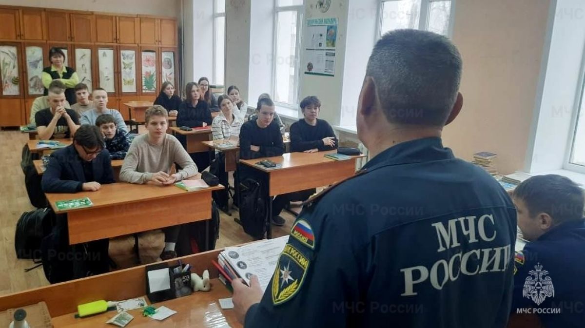 vstrecha-detey-i-spasateley-proshla-v-interaktivnom-formate-v-beleve-i-yasnogorske_173287207911336710__2000x2000__watermark