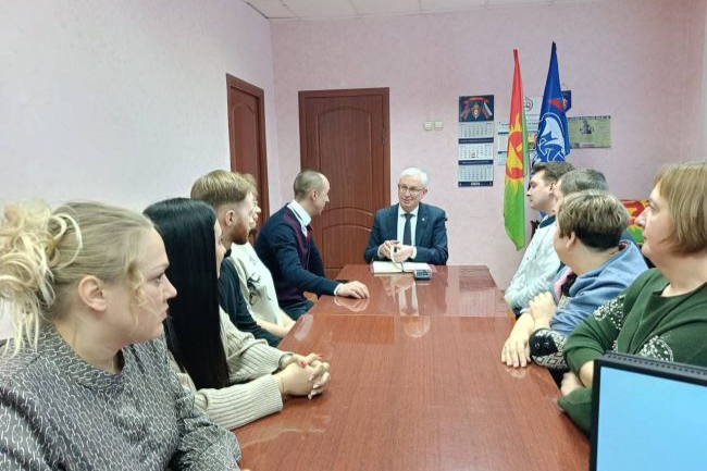 Министр здравоохранения Тульской области встретился с фельдшерами Ясногорского района