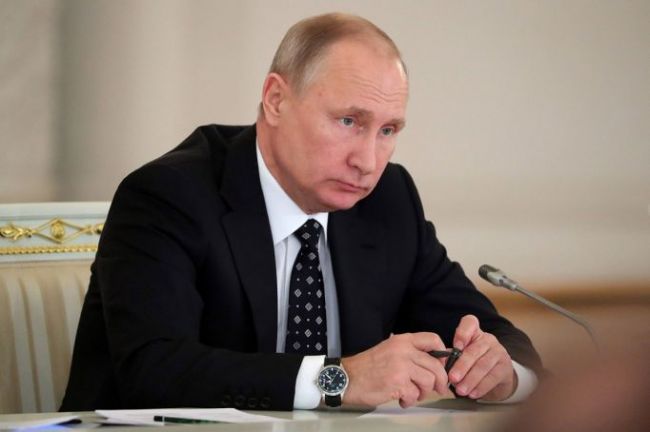 Владимир Путин: Россия всегда будет помнить павших героев