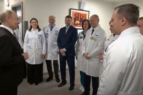 Владимир Путин пообщался с врачами тульского онкоцентра