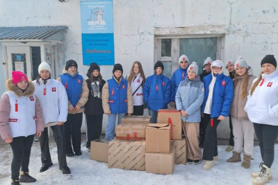 «Движение первых» Ясногорского района помогает бездомным животным